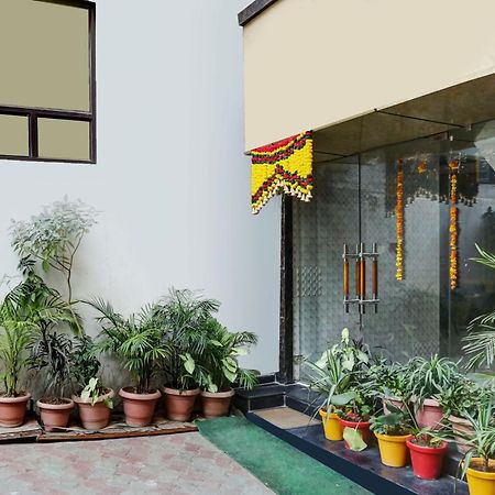 Hotel O Jammu Near Ragunath Bazaar Formerly Goodwill Zewnętrze zdjęcie