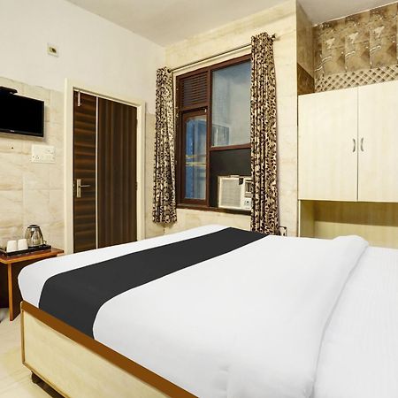 Hotel O Jammu Near Ragunath Bazaar Formerly Goodwill Zewnętrze zdjęcie