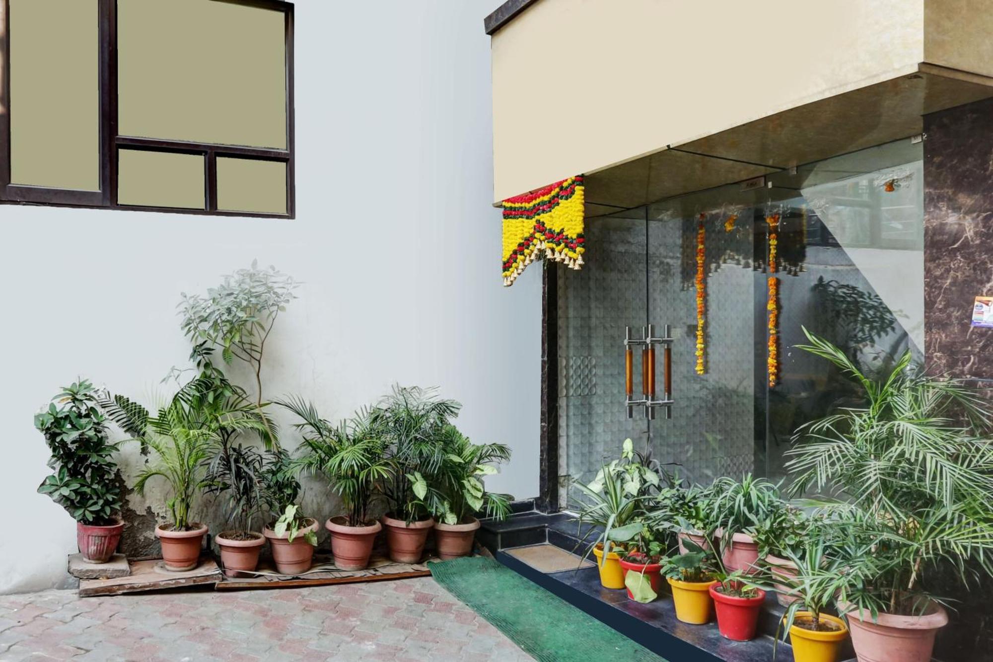 Hotel O Jammu Near Ragunath Bazaar Formerly Goodwill Zewnętrze zdjęcie