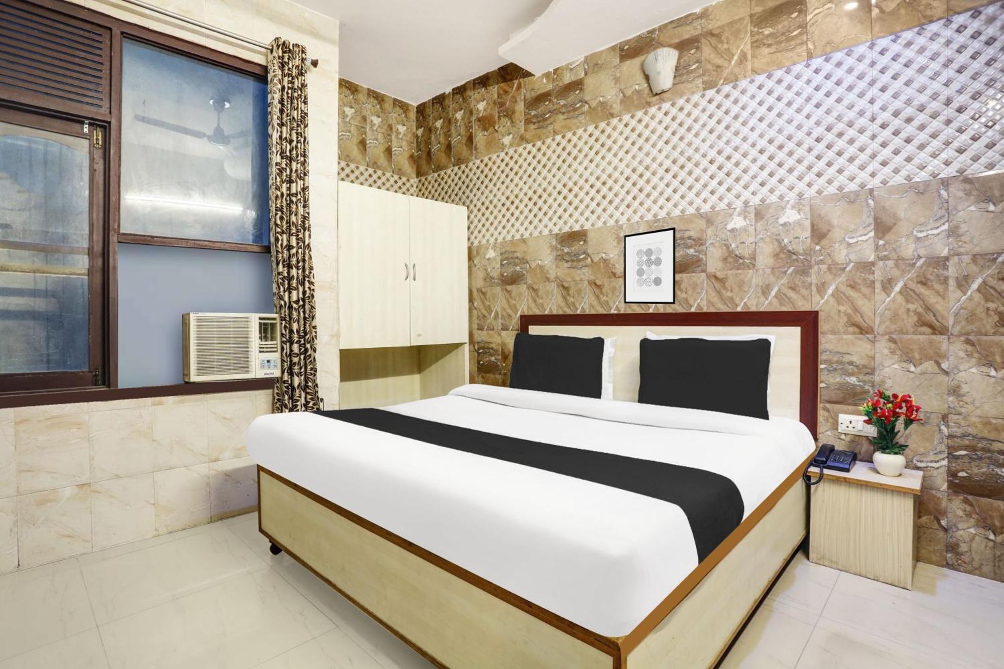 Hotel O Jammu Near Ragunath Bazaar Formerly Goodwill Zewnętrze zdjęcie