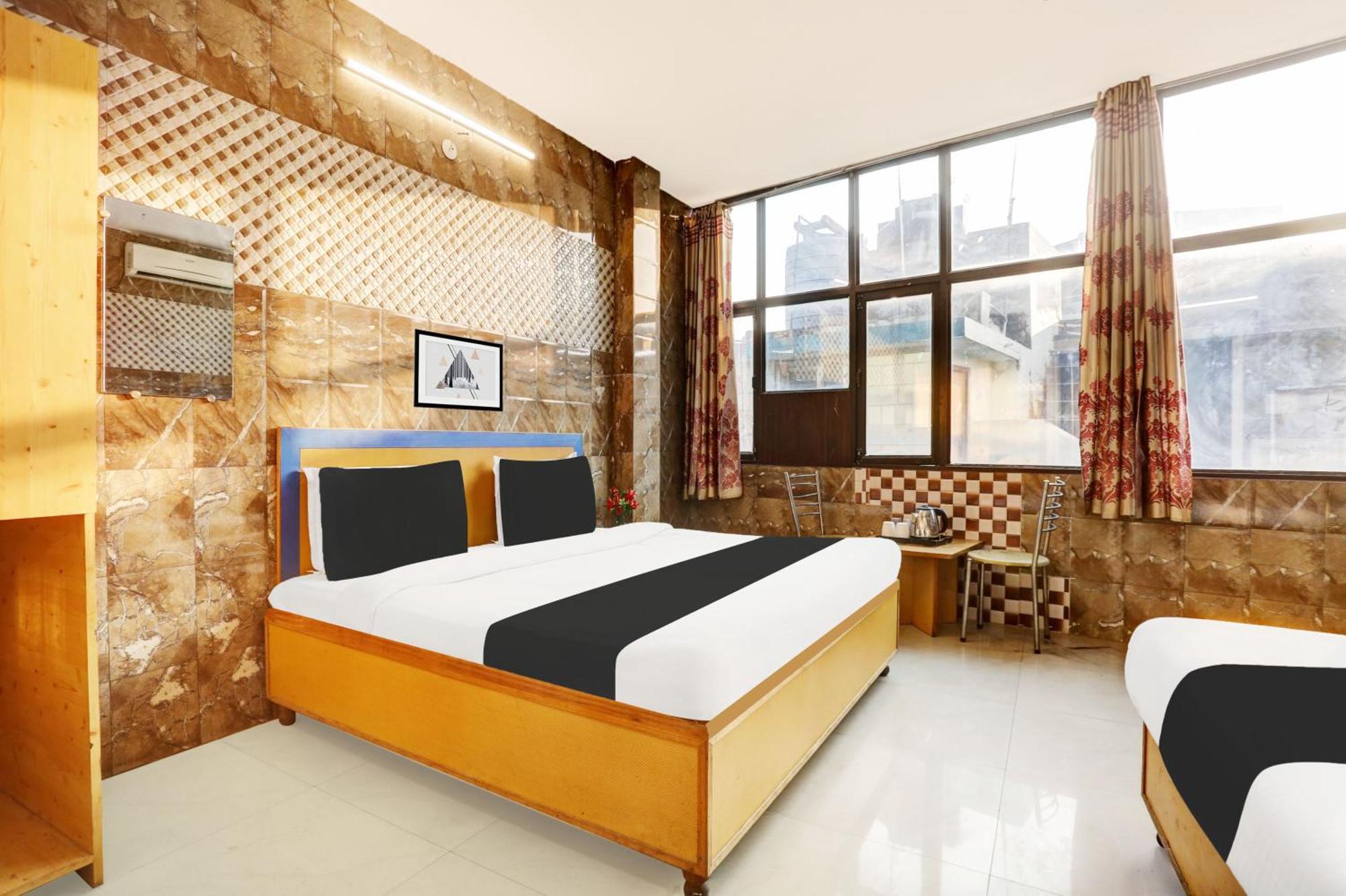 Hotel O Jammu Near Ragunath Bazaar Formerly Goodwill Zewnętrze zdjęcie